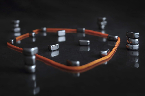 Borderline Editions 64804 Magnetspiel - Kluster